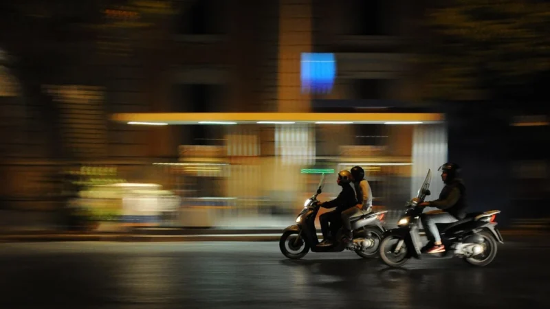 Miejska mobilność: Skutery, motorowery i quady od Barton Motors