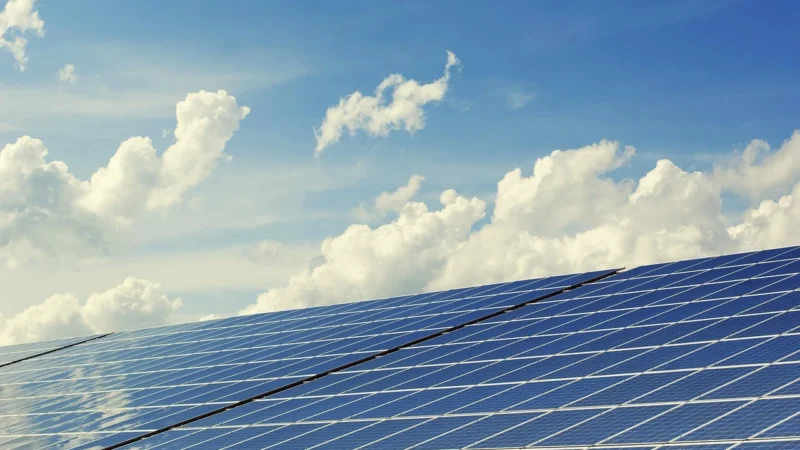 Transformacja energetyczna: kluczowe modernizacje w sektorze przemysłowym